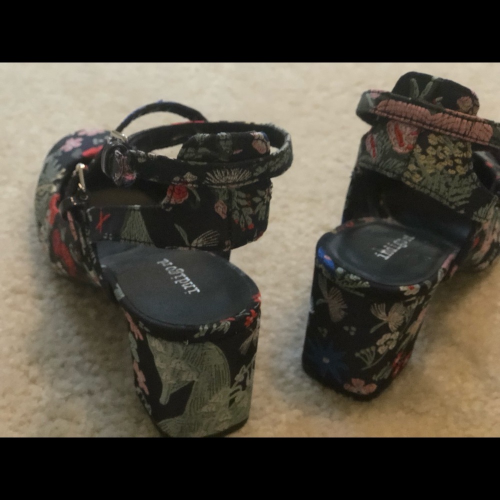 SOLD Floral brocade/tapestry block heel double ankle strappy shoes 7.5 - Picture 7 of 8